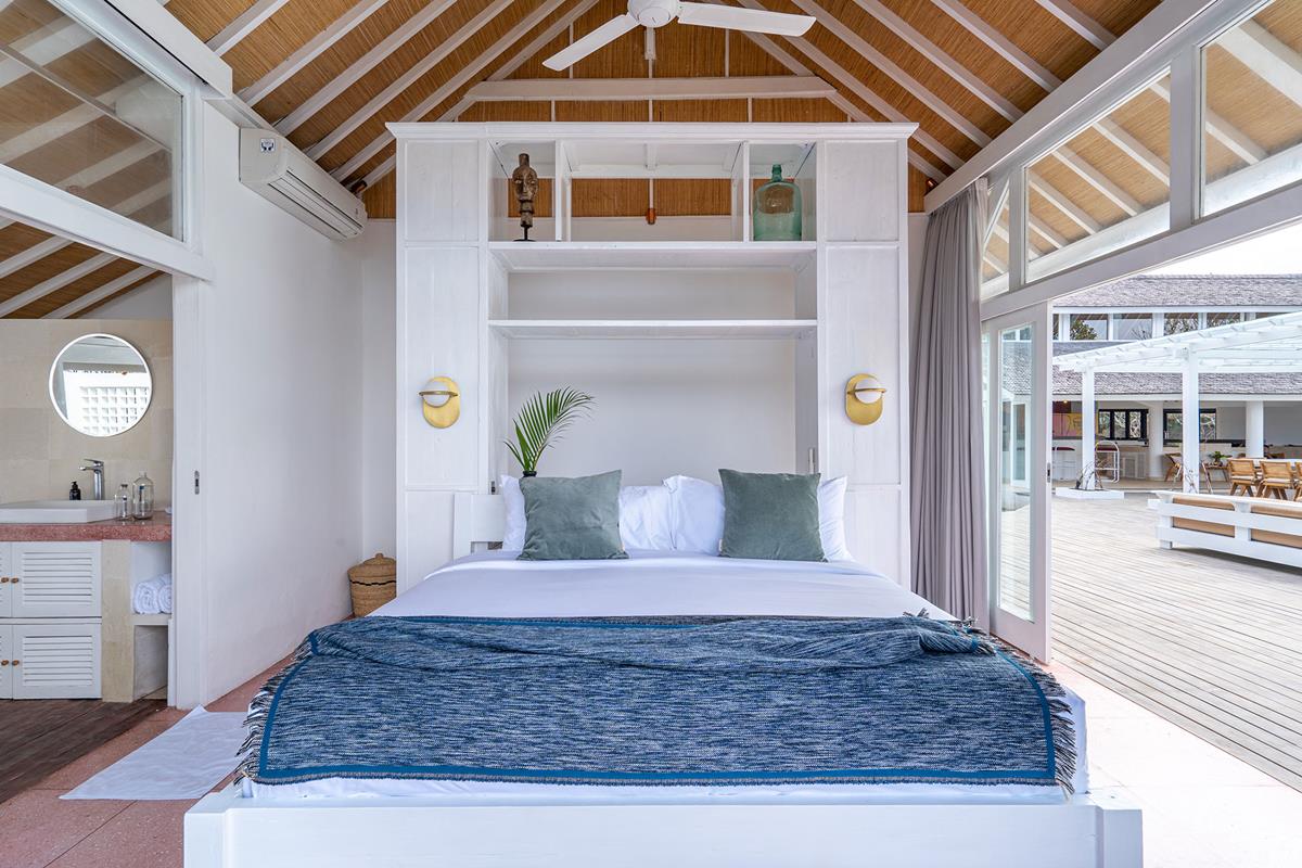 Tropical Bedroom Design