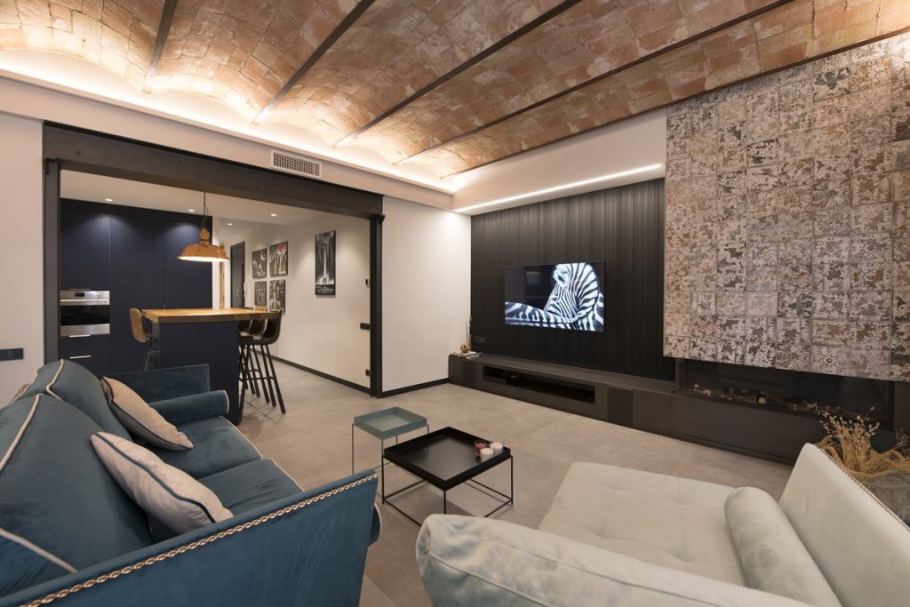 Picture of Contemporary Industrial Style Flat With Some Vintage Touches In ...