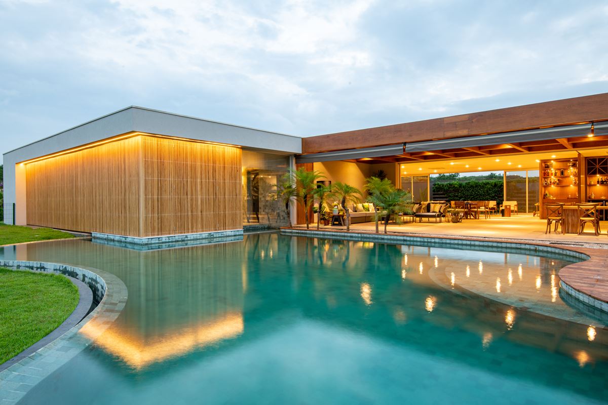 Llp House In Brazil - Pool View