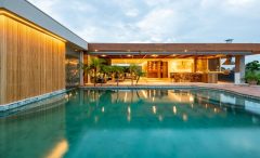 Llp House In Brazil: The Perfect Mix Of Urban And Tropical