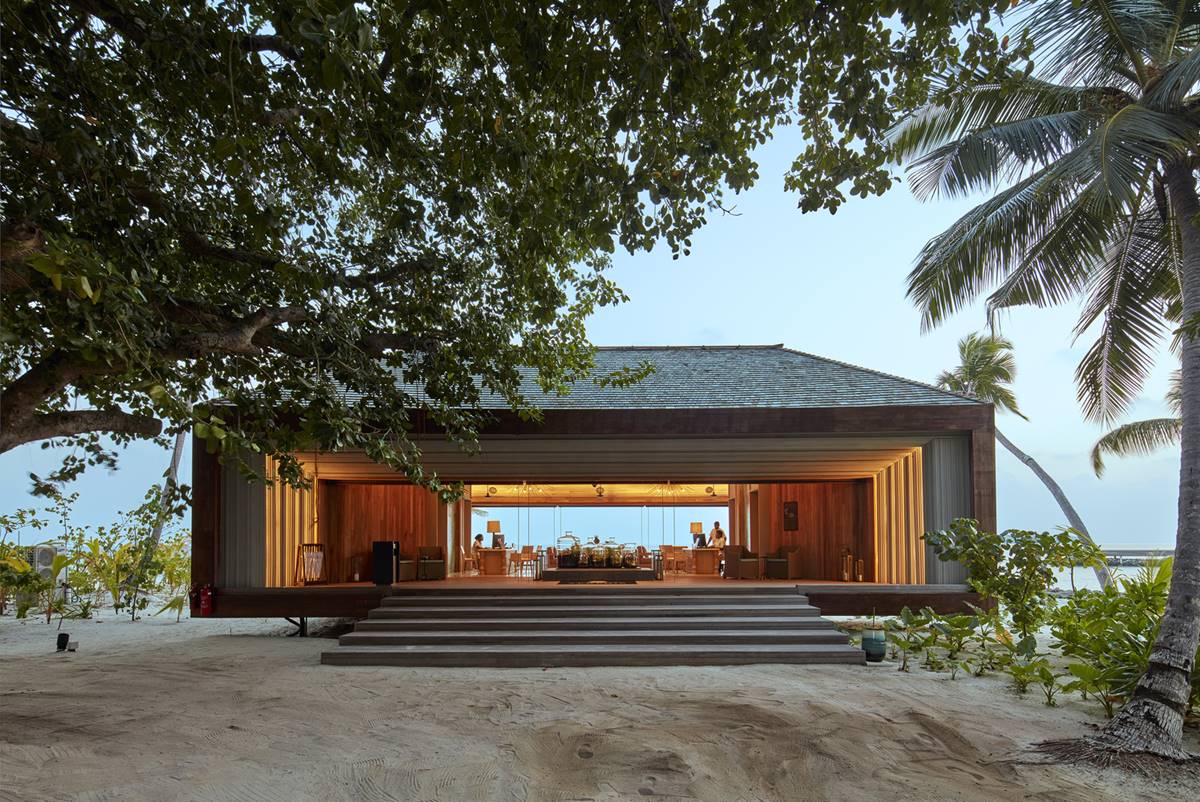 St. Regis Maldives Vommuli Resort - Bar