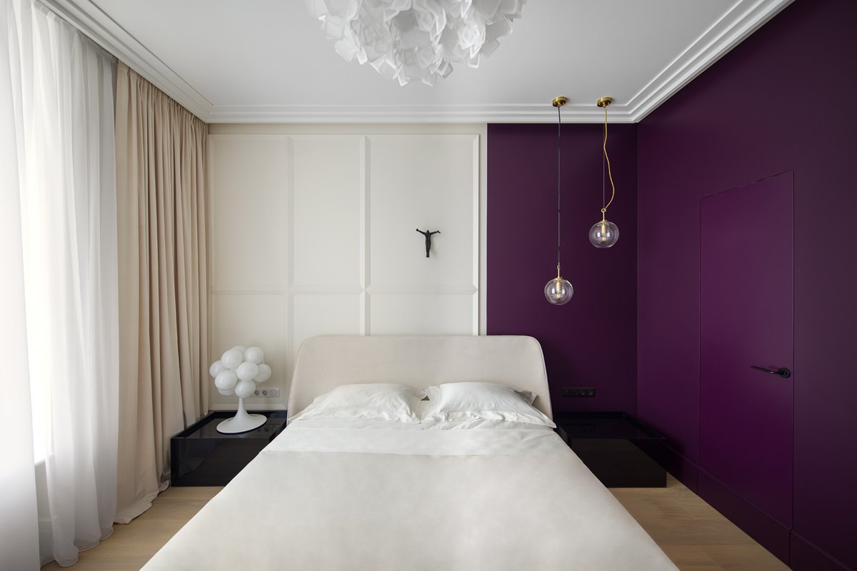 Modern Guest Bedroom In White And Purple