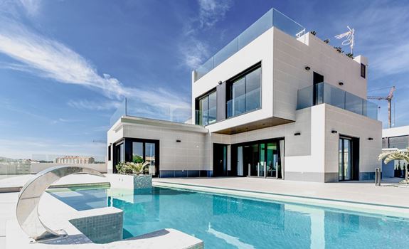 Tempting Reasons to Invest in a Luxury Home