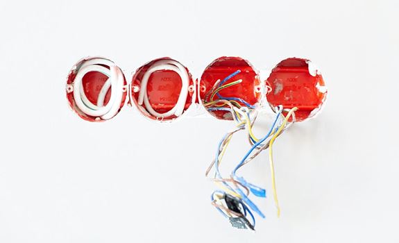 7 Signs Your Home'S Electrical Wiring May Be Faulty